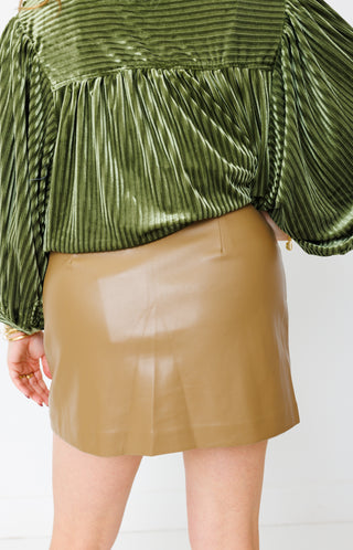 ENDLESS ROSE: Pu Slit Detail Skort, TAUPE